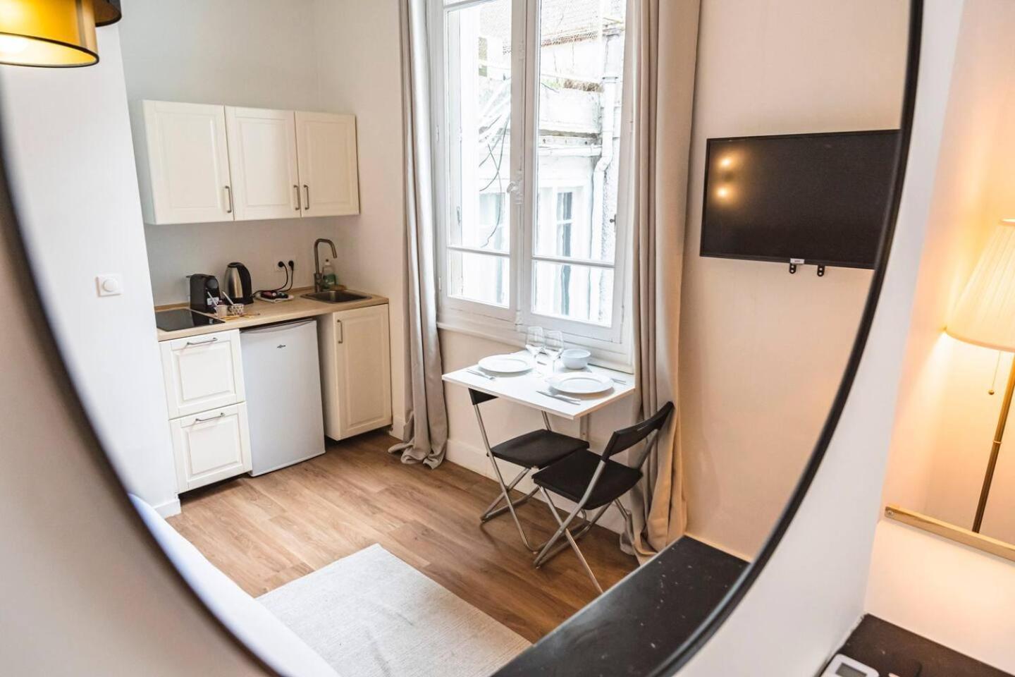 Pink, Appartement En Plein Coeur De Reims Zewnętrze zdjęcie