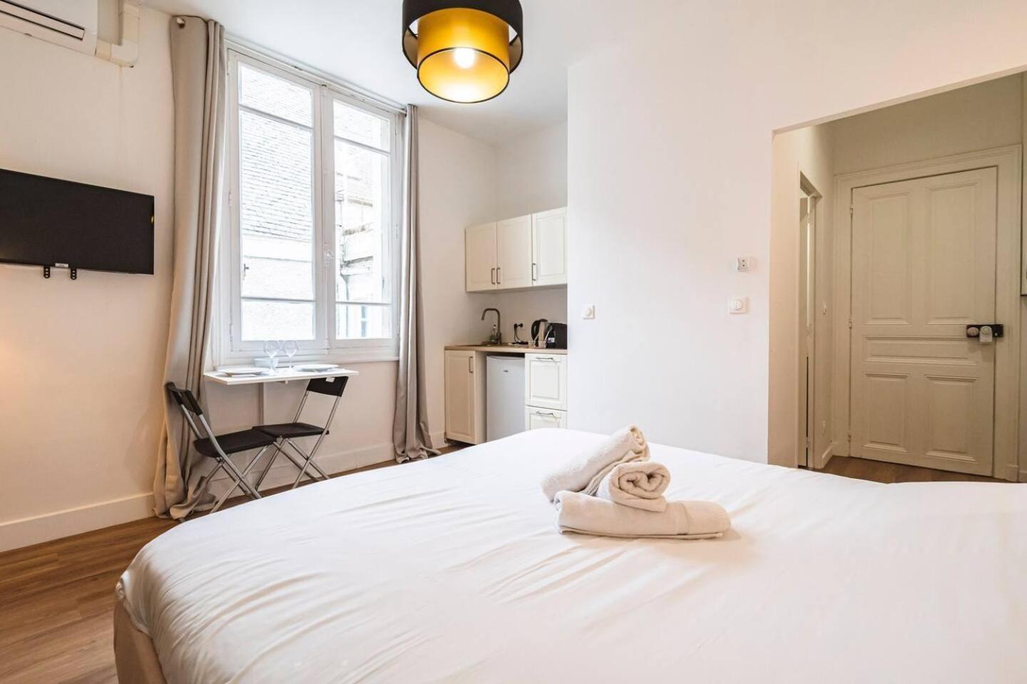 Pink, Appartement En Plein Coeur De Reims Zewnętrze zdjęcie