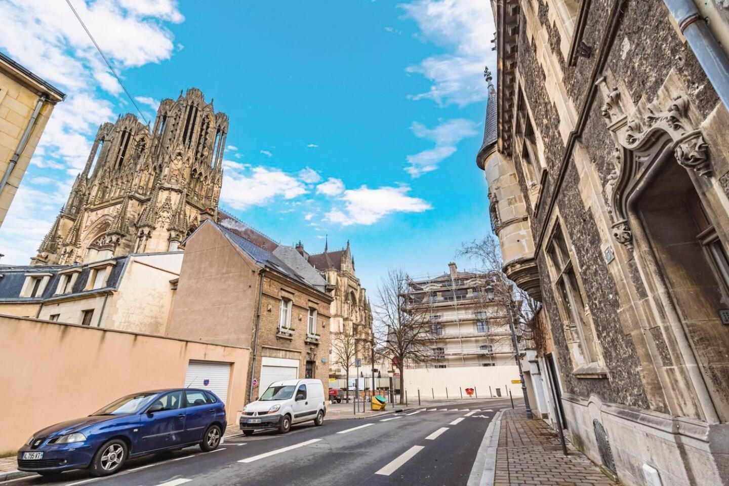 Pink, Appartement En Plein Coeur De Reims Zewnętrze zdjęcie